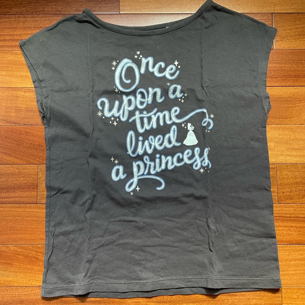 [UNIQLO] Graphic Tee Disney